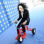 OAKLAND, CA - OCTOBER 29: Stephen Curry #30 of the Golden State Warriors arrives before the game against the Detroit Pistons dressed as Jigsaw on October 29, 2017 at ORACLE Arena in Oakland, California. NOTE TO USER: User expressly acknowledges and agrees that, by downloading and or using this photograph, user is consenting to the terms and conditions of Getty Images License Agreement. Mandatory Copyright Notice: Copyright 2017 NBAE (Photo by Noah Graham/NBAE via Getty Images)