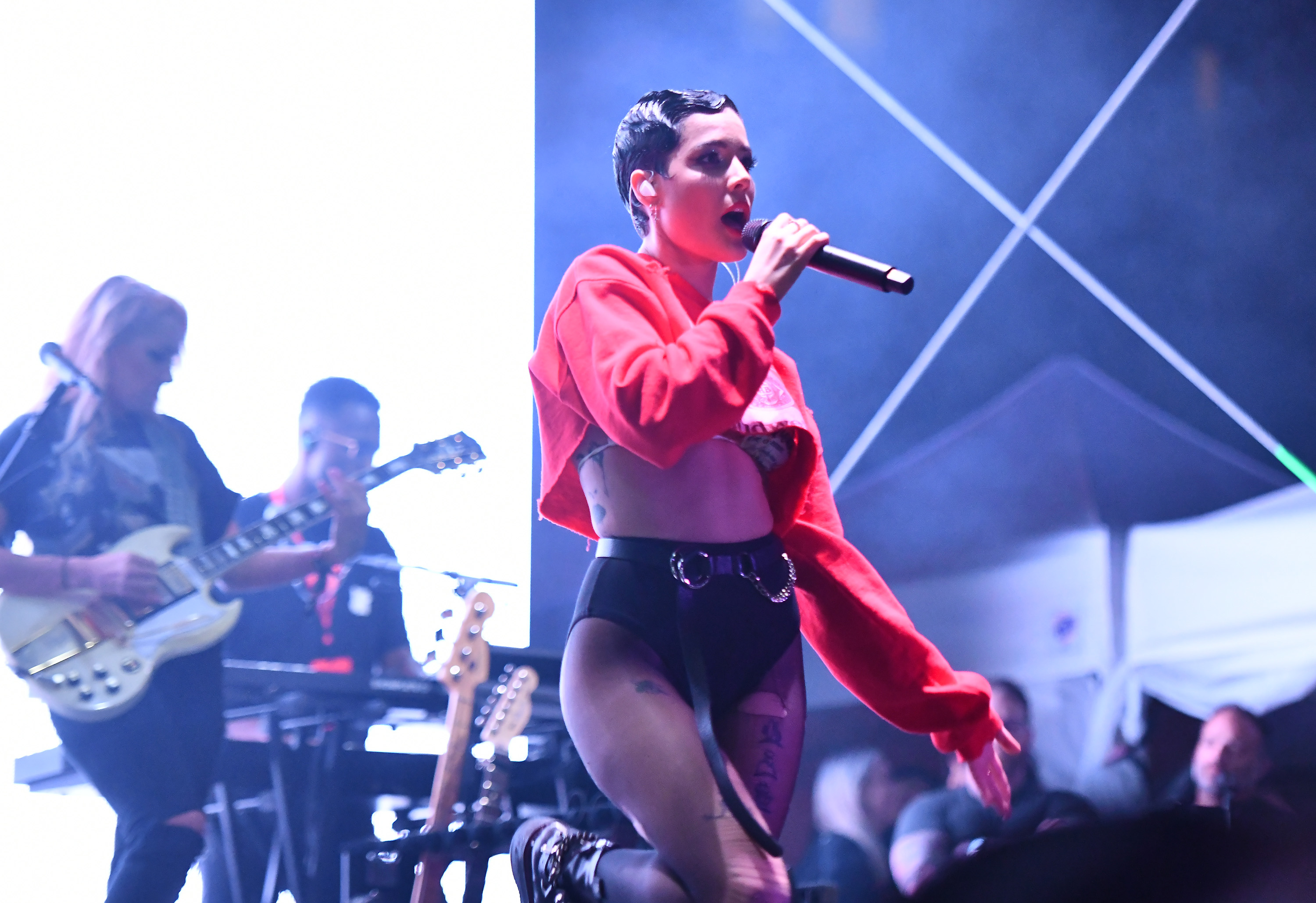 Halsey Defends Herself on Stage in Miami 99.7 NOW